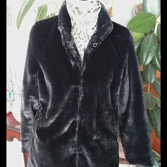 Faux fur jacket - Picture 2 of 3